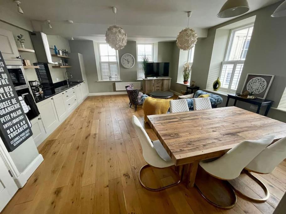 Luxurious 2 Bedroom Apartment In Central Berwick Екстериор снимка